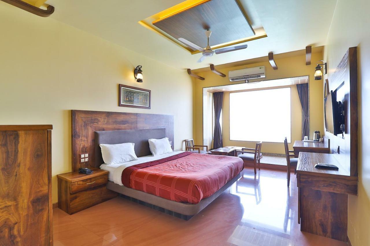 Palette - Hotel Ocean Inn Daman Extérieur photo