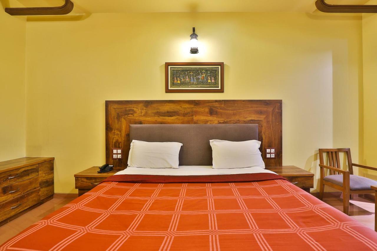 Palette - Hotel Ocean Inn Daman Extérieur photo