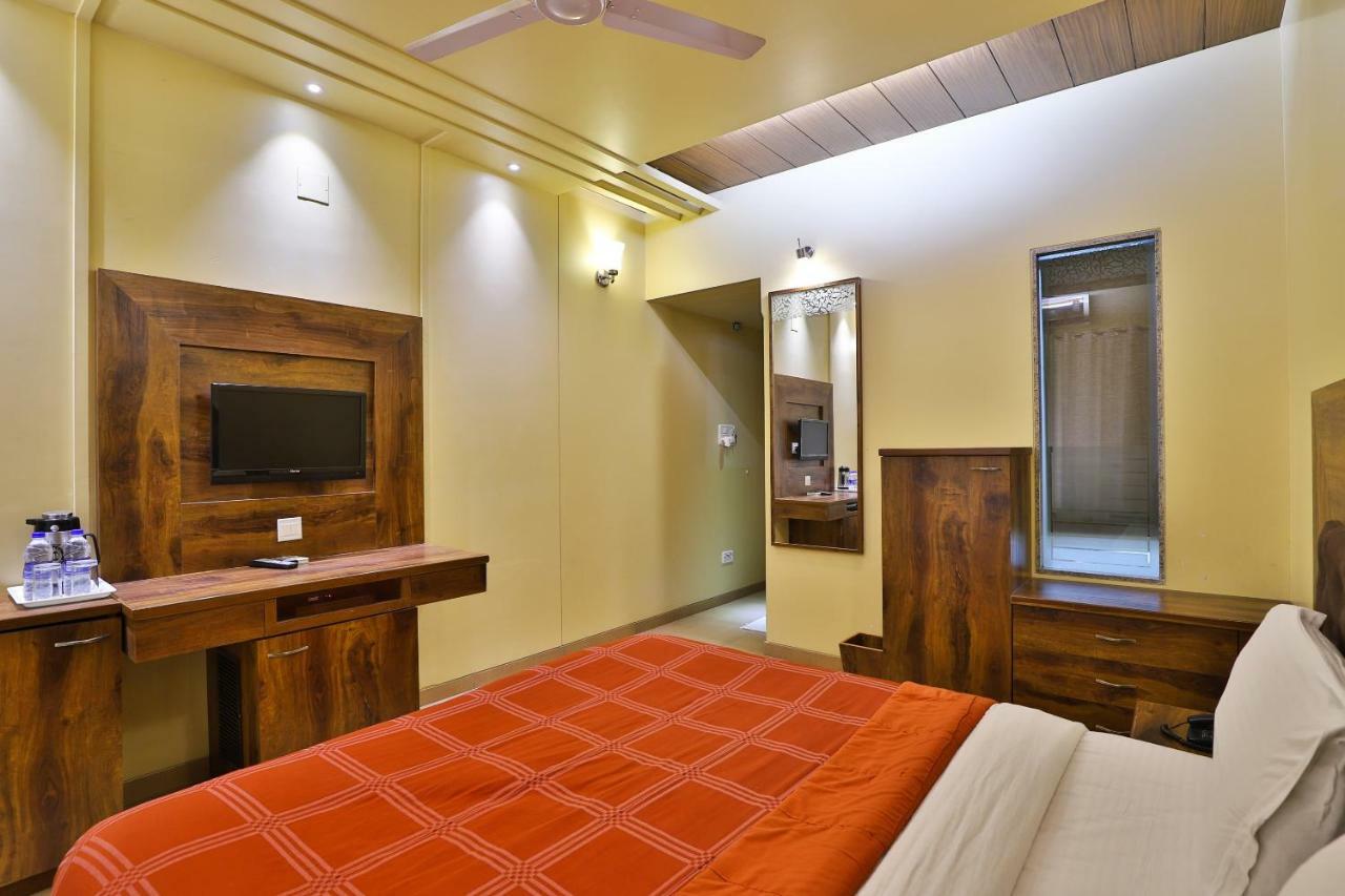 Palette - Hotel Ocean Inn Daman Extérieur photo