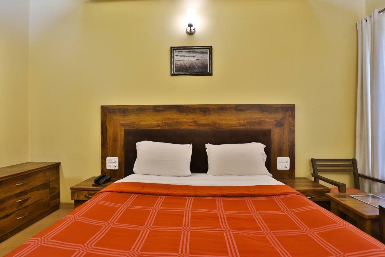 Palette - Hotel Ocean Inn Daman Extérieur photo