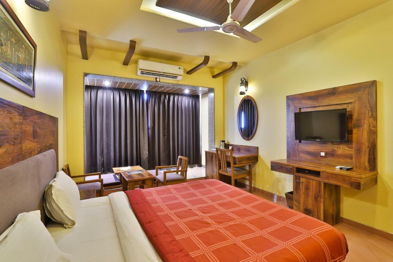 Palette - Hotel Ocean Inn Daman Extérieur photo