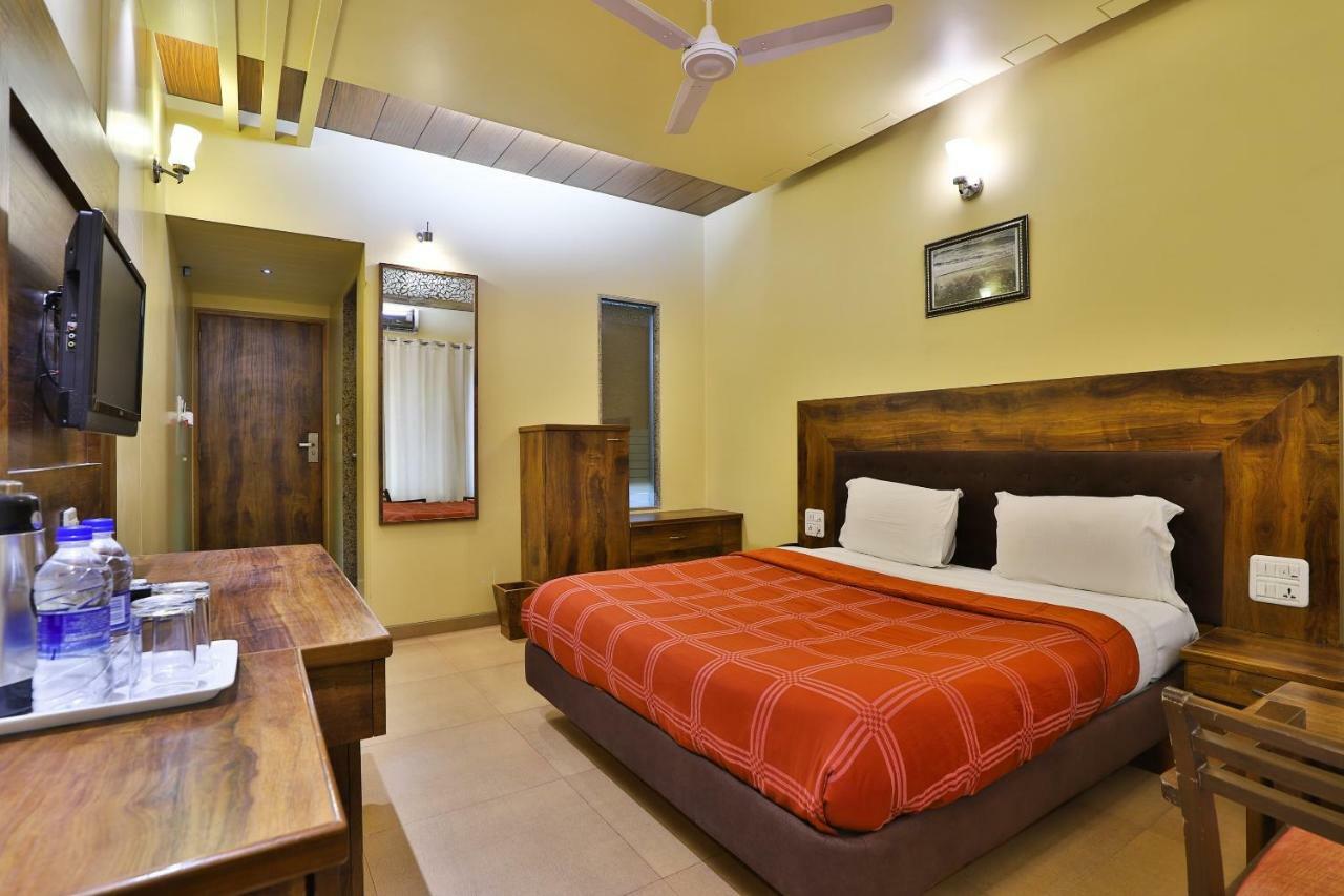 Palette - Hotel Ocean Inn Daman Extérieur photo