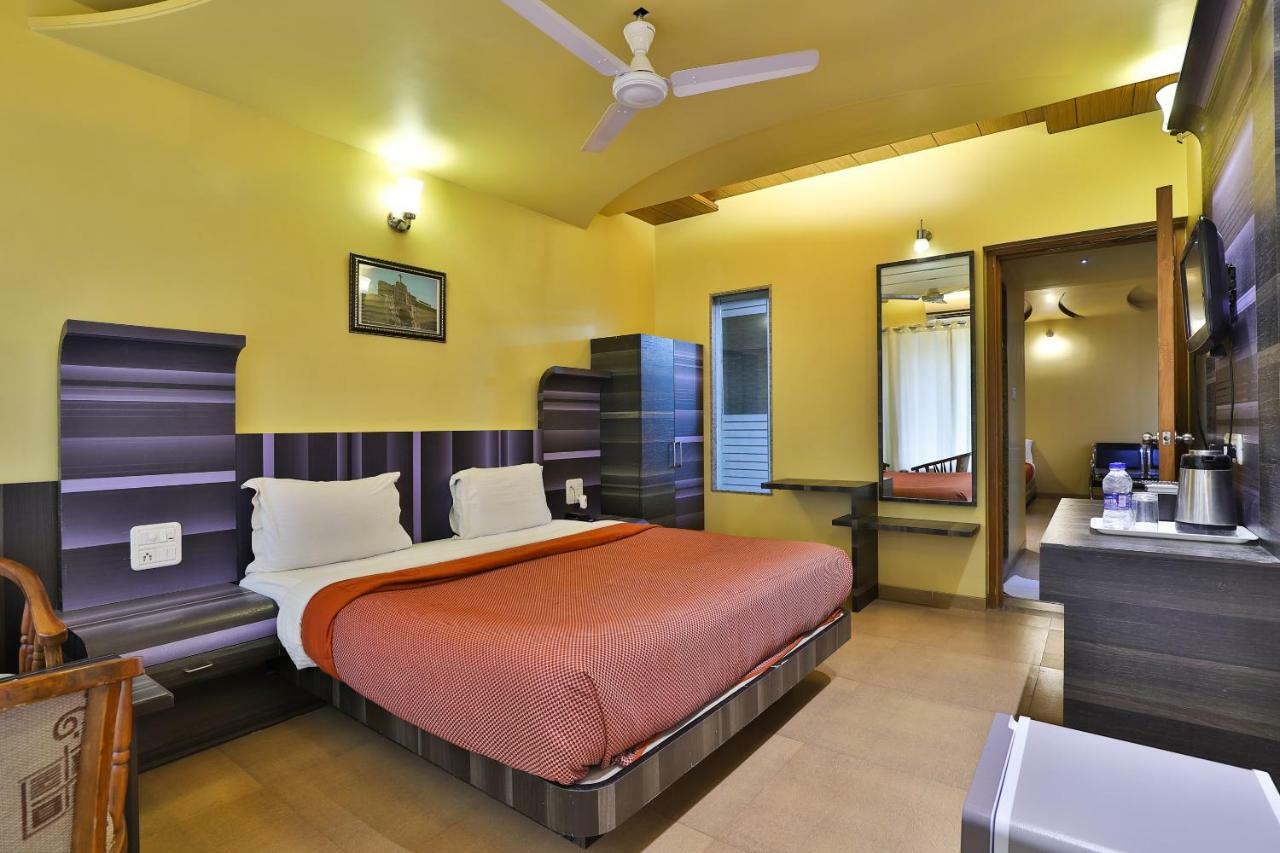 Palette - Hotel Ocean Inn Daman Extérieur photo