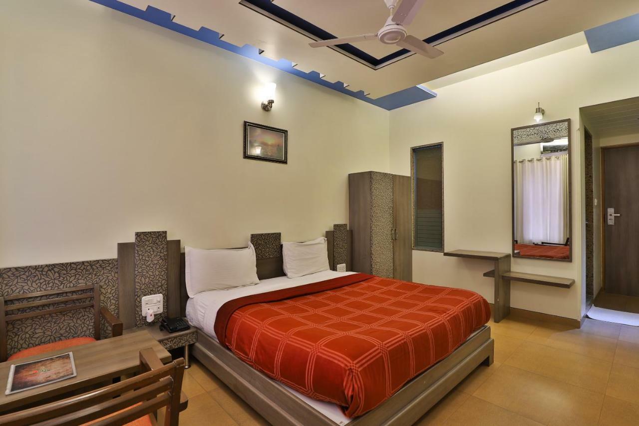 Palette - Hotel Ocean Inn Daman Extérieur photo