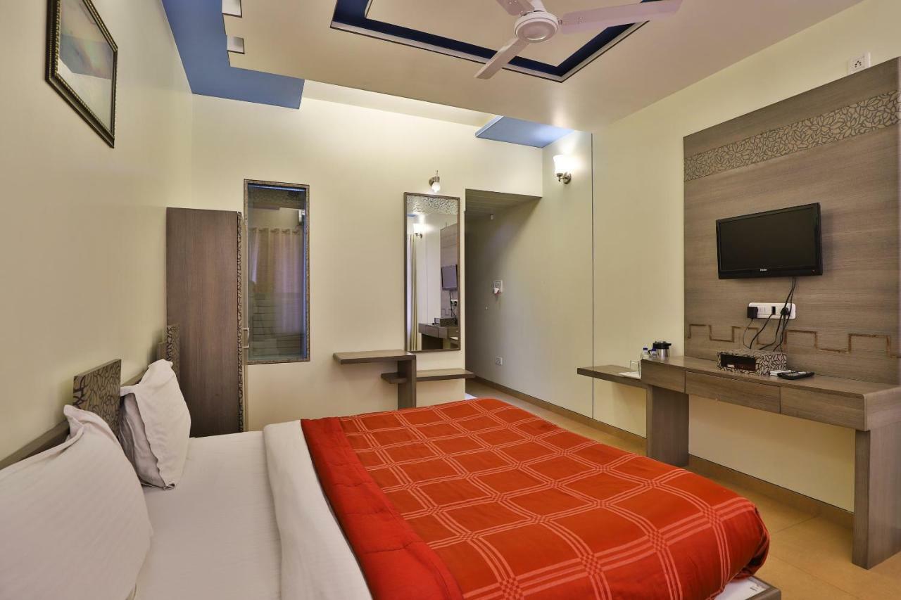 Palette - Hotel Ocean Inn Daman Extérieur photo