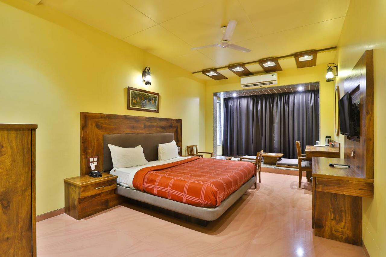 Palette - Hotel Ocean Inn Daman Extérieur photo