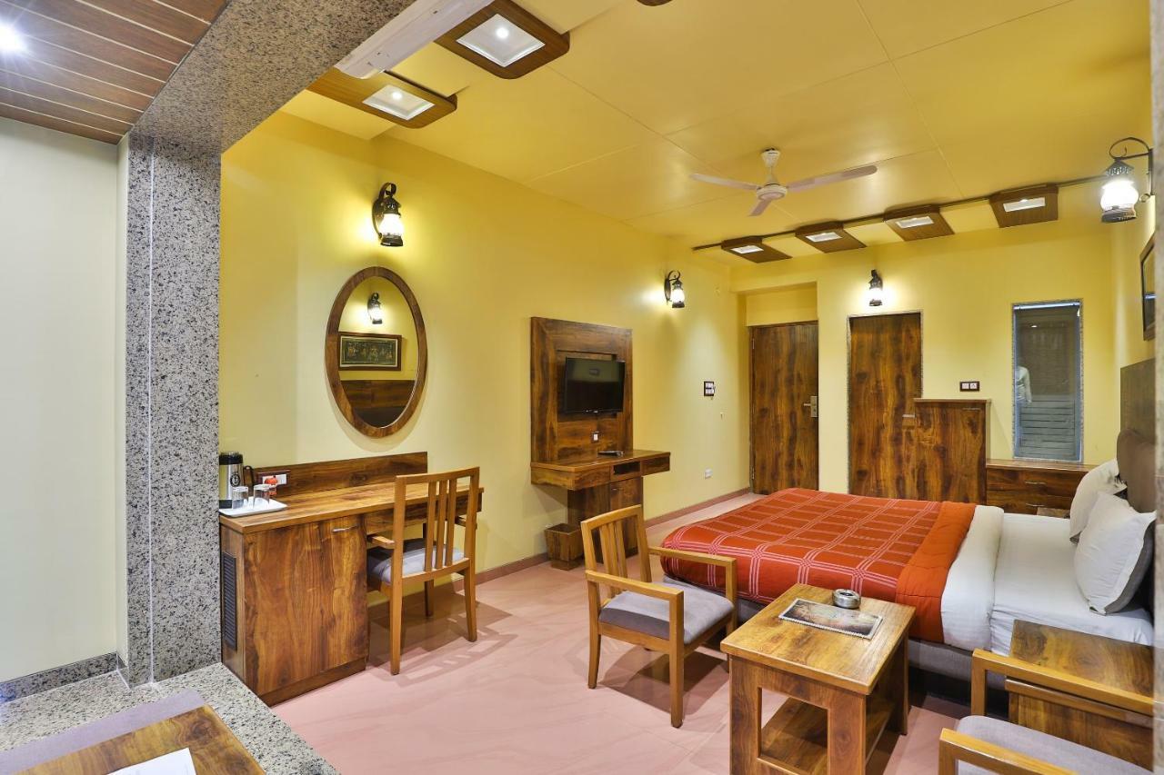 Palette - Hotel Ocean Inn Daman Extérieur photo